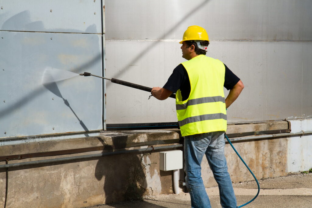 Commercial Pressure Washing & Kitchen Exhaust Cleaning in Mississauga